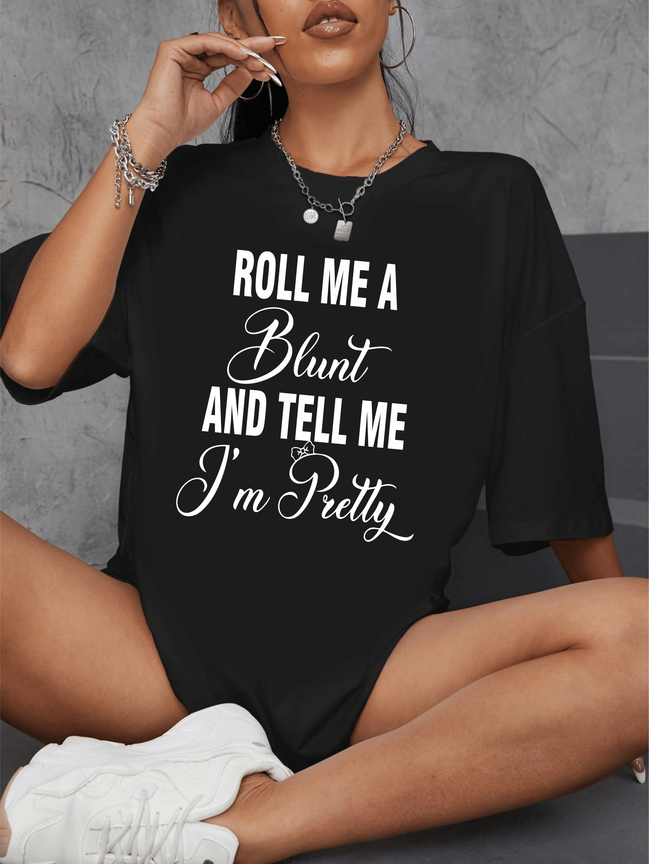 тениска roll me a blunt, DTF печат тениска, тениска с текст, персонализирана тениска, 100% качествен памук, модерна тениска, стилна тениска