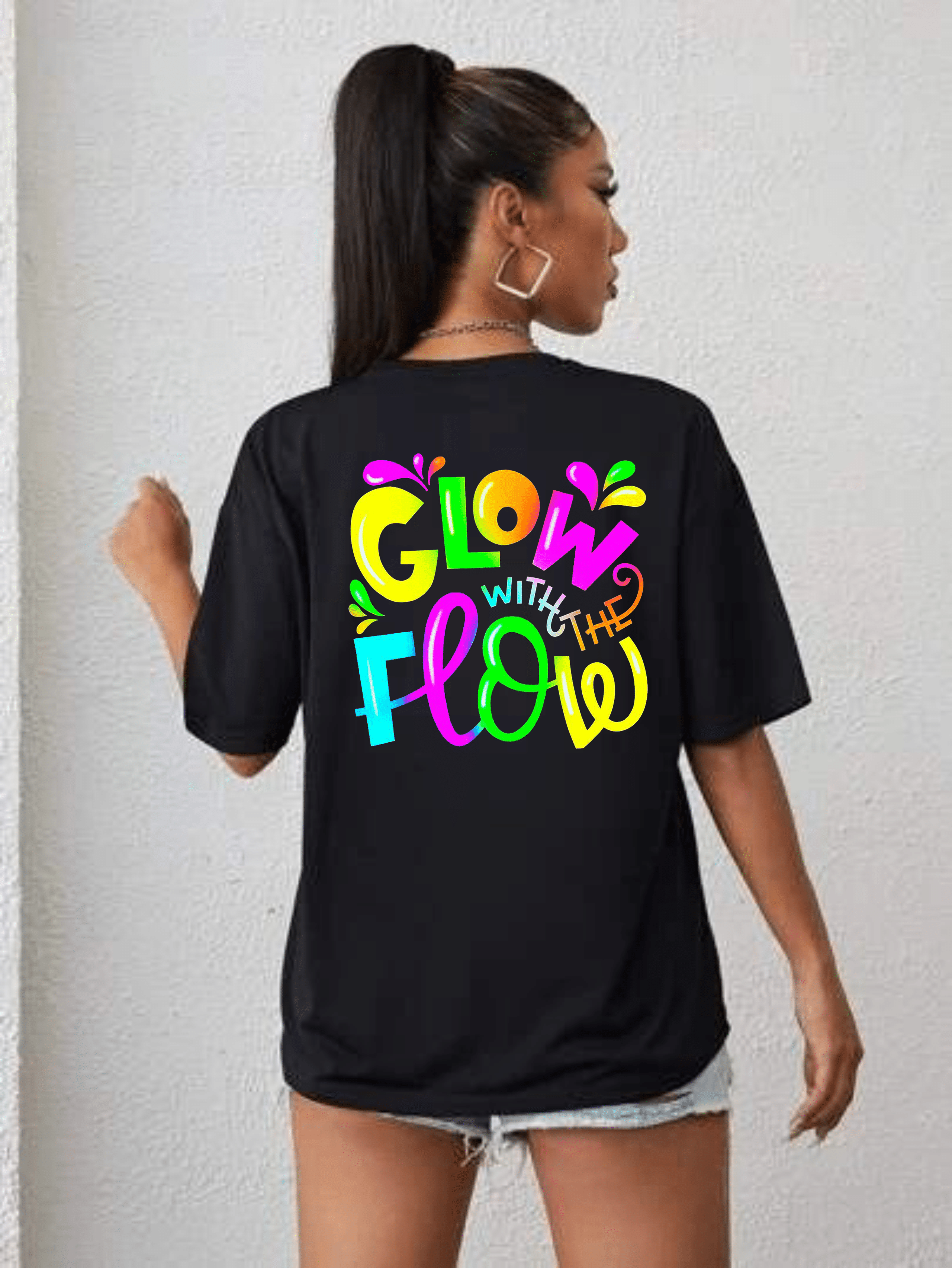 дамска тениска Glow With The Flow, тениска с надпис Glow With The Flow, тениска с позитивно послание, тениска с DTF печат, памучна дамска тениска