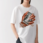 дамска тениска One Hand Cash in the Pack, тениска с ръка и пачка пари, забавна тениска, тениска с DTF печат, памучна дамска тениска